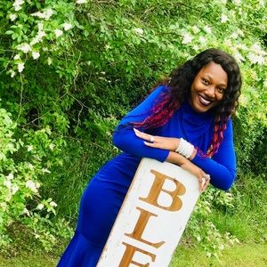 Meet your Posher, Angela